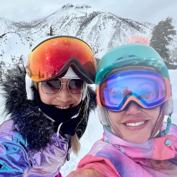 Here supporting women&small businesses 0 tolerance 4 bullies & will call you out - Picture 2 of 3